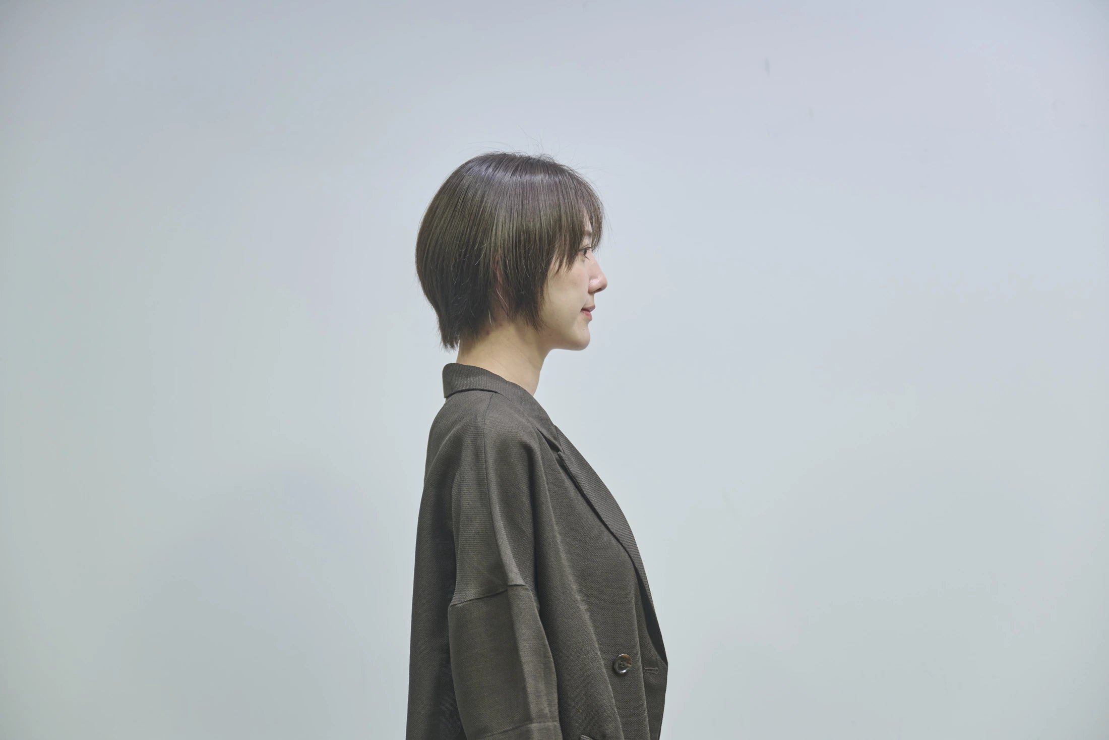 Memories表参道でのショートヘアの横顔