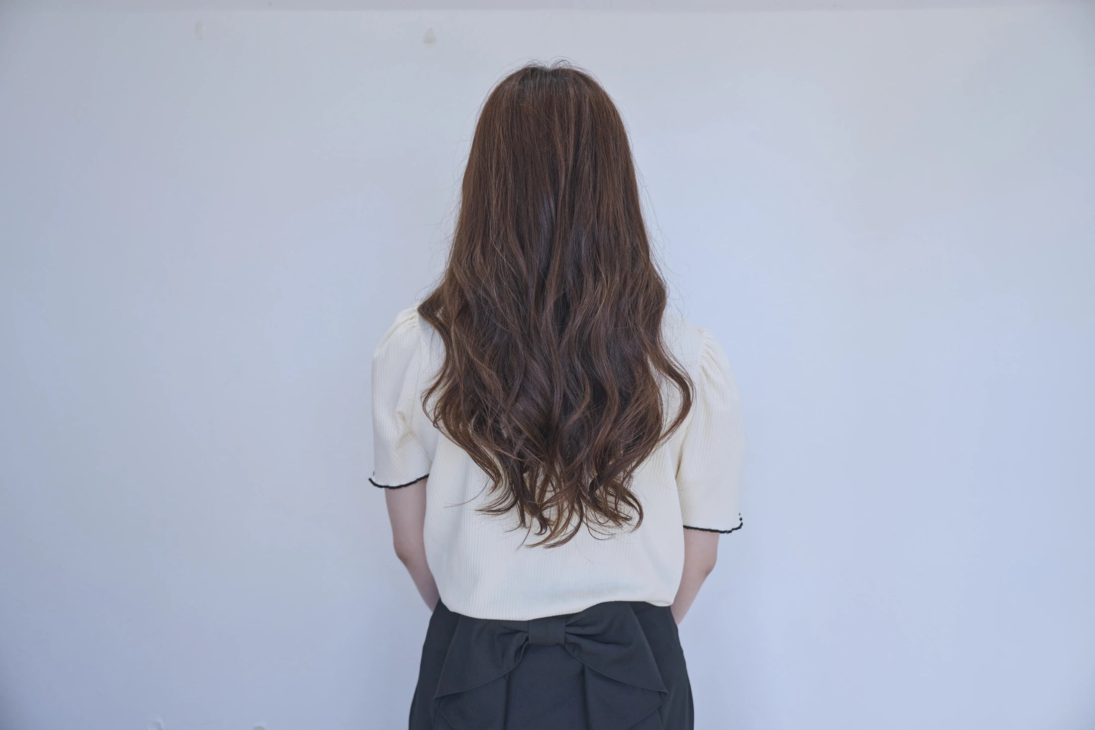BOKUNOでのロングヘアのカールの仕上がりを背面から